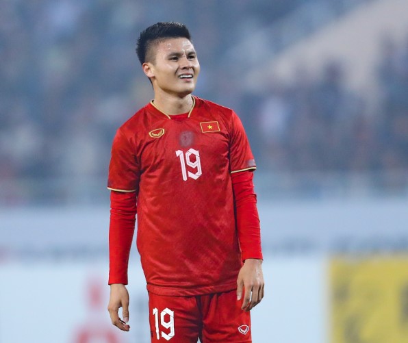 bao-anh-tin-quang-hai-se-loi-hai-hon-xua-duoi-thoi-hlv-troussier4 bao-anh-tin-quang-hai-se-loi-hai-hon-xua-duoi-thoi-hlv-troussier4
