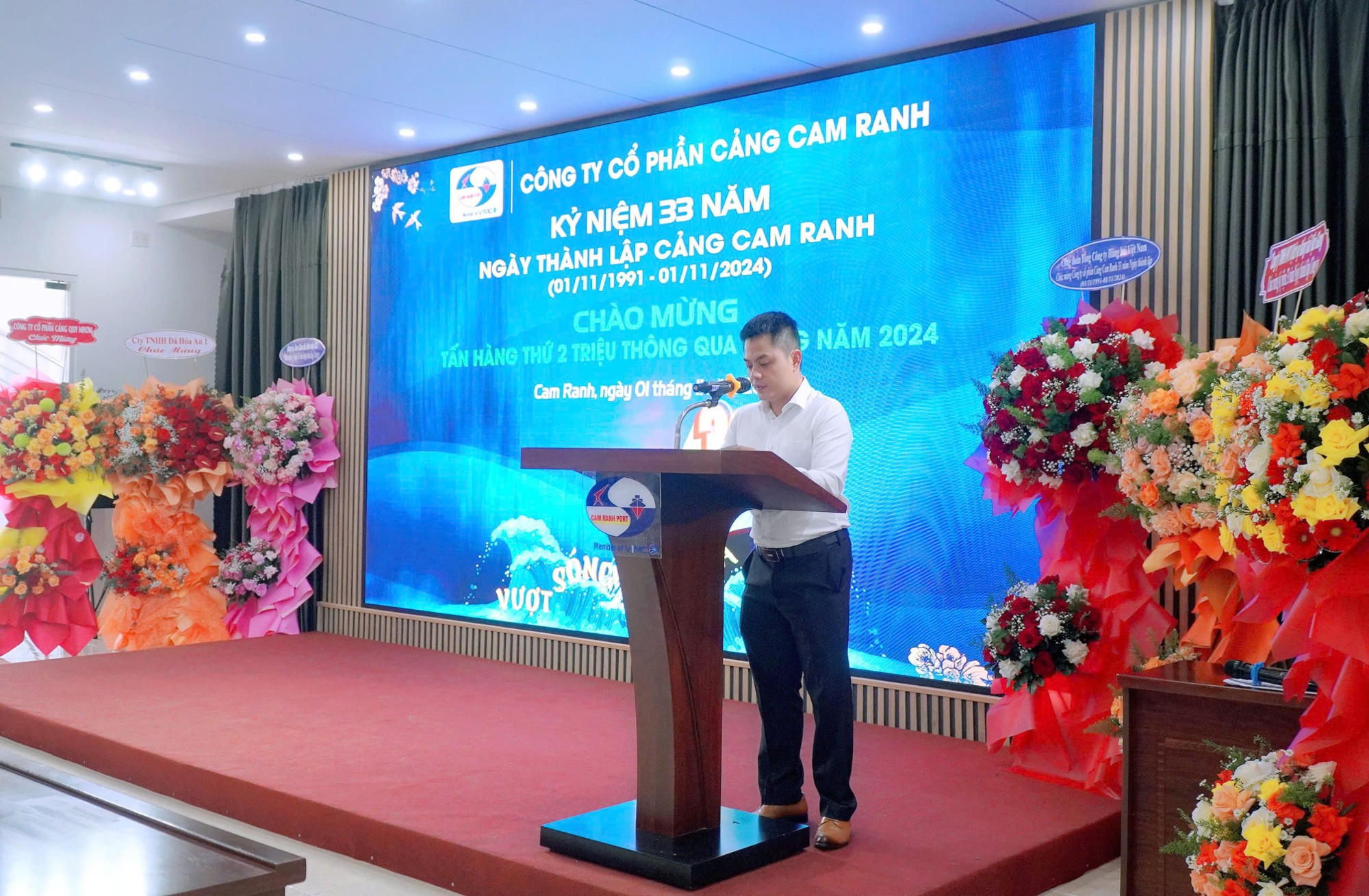 ky_niem_33_nam_thanh_lap_cang_cam_ranh