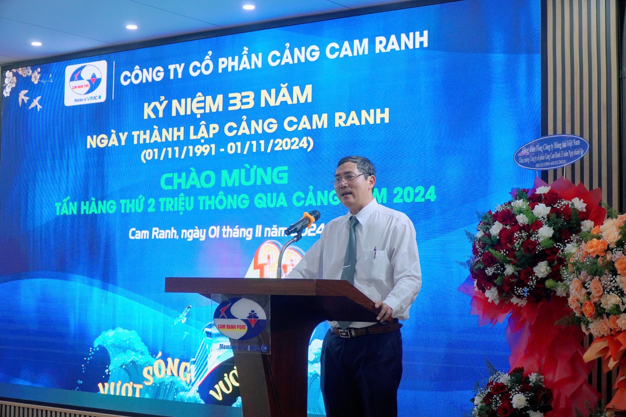 tgd_phat_bieu_tai_le_ky_niem_33nam_thanh_lap_cang_cam_ranh_1